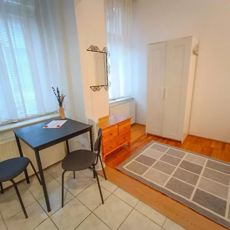 Appartement R172 Elitehost Raday Studio *