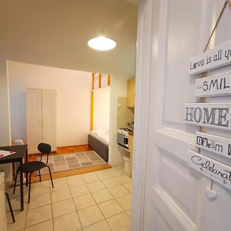 Appartement R172 Elitehost Raday Studio