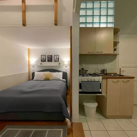 Appartement R172 Elitehost Raday Studio *