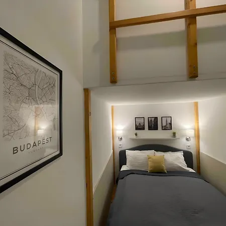 R172 Elitehost Raday Studio *